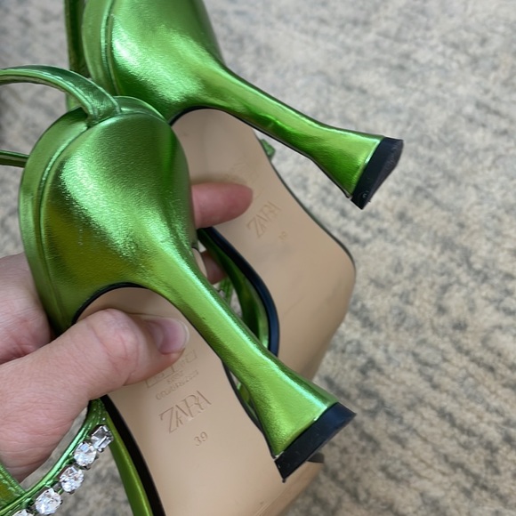 Metallic heeled green sandals - Picture 5 of 5